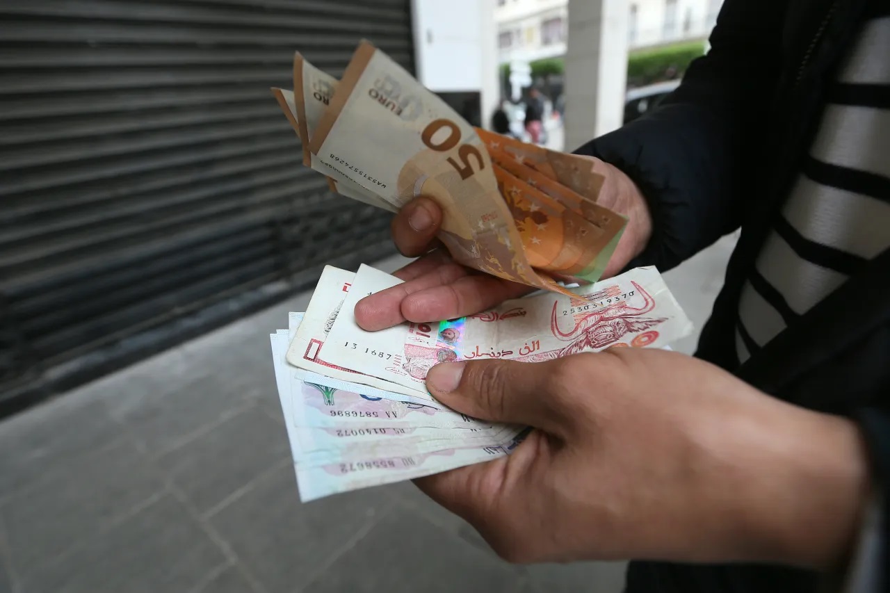 Algeria’s black market for foreign currency underlines its economic woes