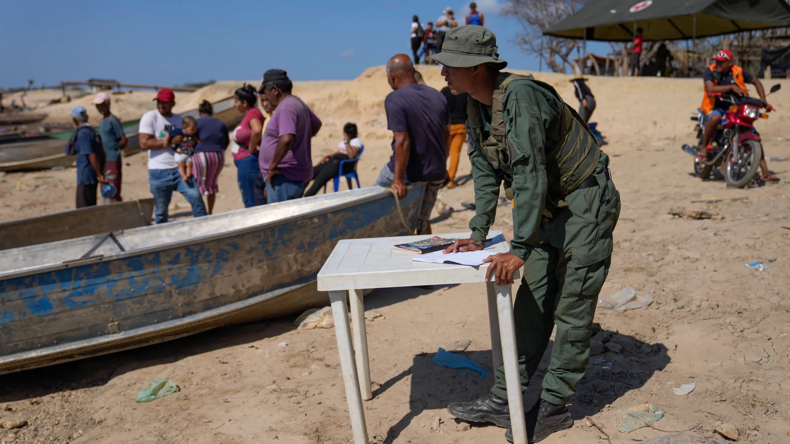 The collapse of a gold mine in Venezuela underscores the dangers of a poorly regulated industry