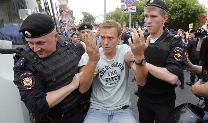 Russia’s 47 yr old opposition leader Alexei Navalny dies in prison