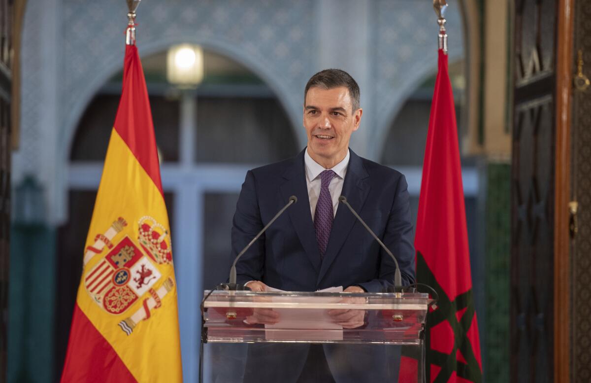 Spain’s prime minister meets with Morocco’s king and discusses migration and the Israel-Hamas war