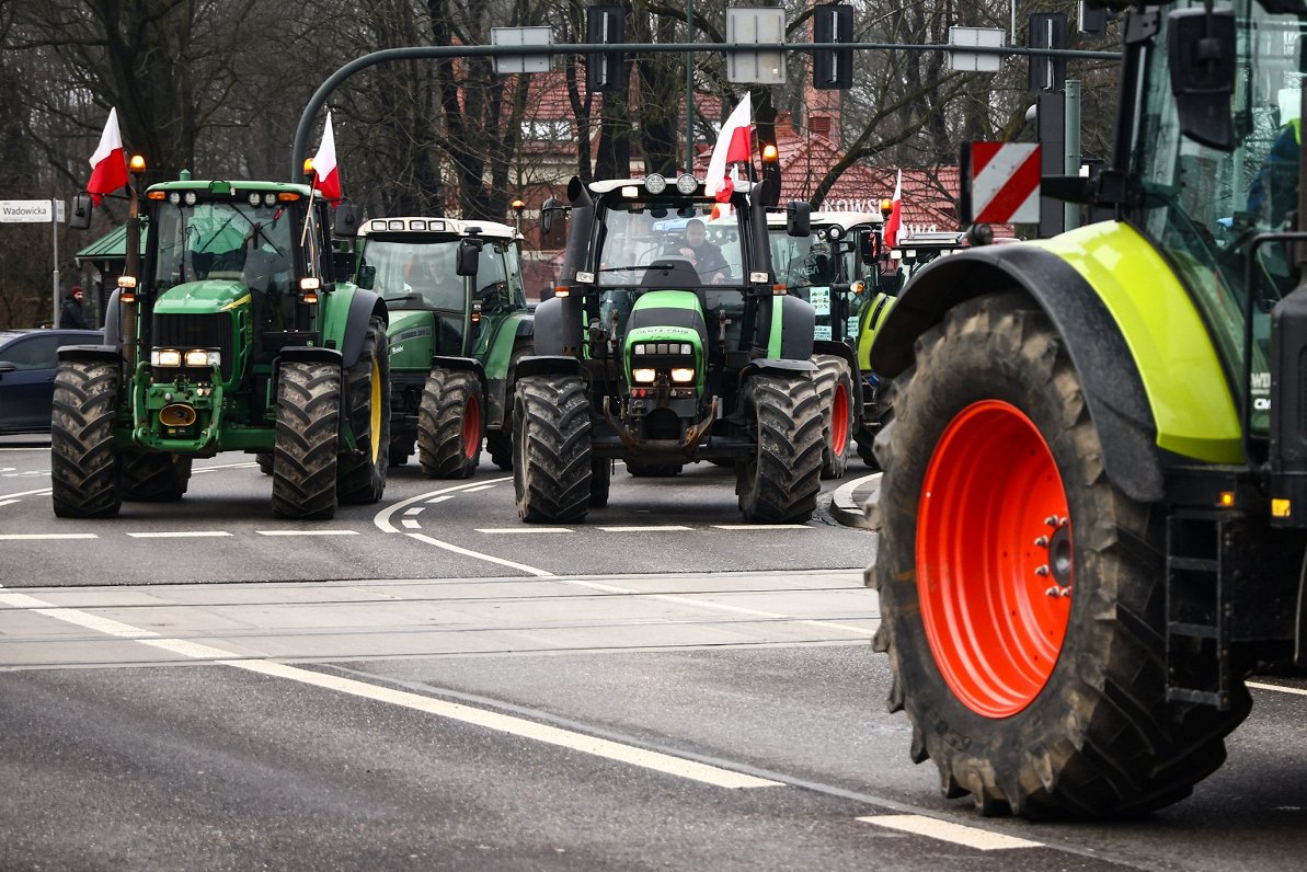 Farmers from 10 EU countries join forces – and tractors – to protest agricultural policies