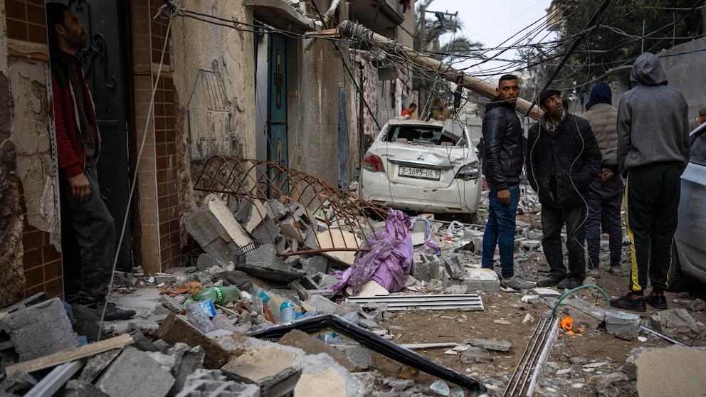 Israeli bombs target Gaza’s crowded Rafah as the US warns Israel against sending troops there